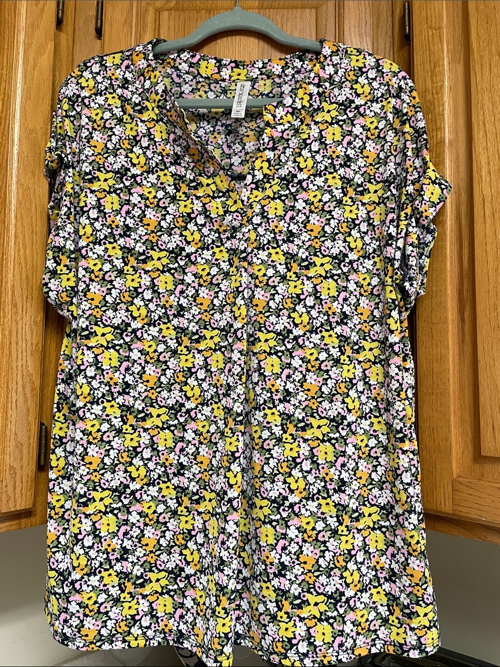 Dear Scarlett Floral Green Paisley V-Neck Wrinkle Free XL